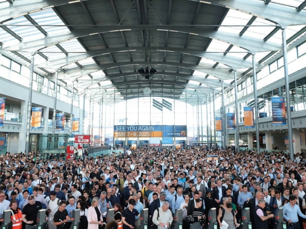 FUN88乐天使亮相德国Intersolar EU 2025，探索智造新视界