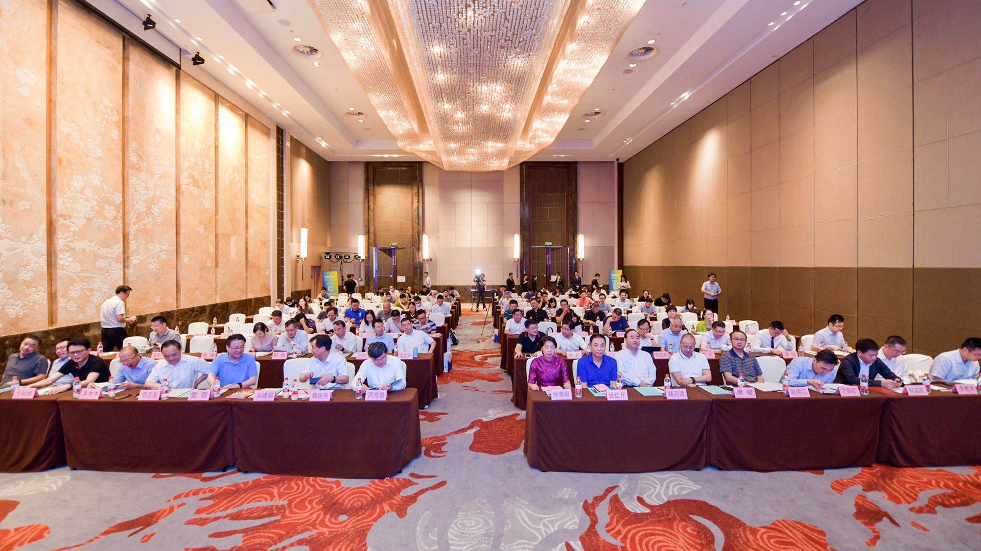 FUN88乐天使李文副总经理出席无锡新能源商会会员代表大会